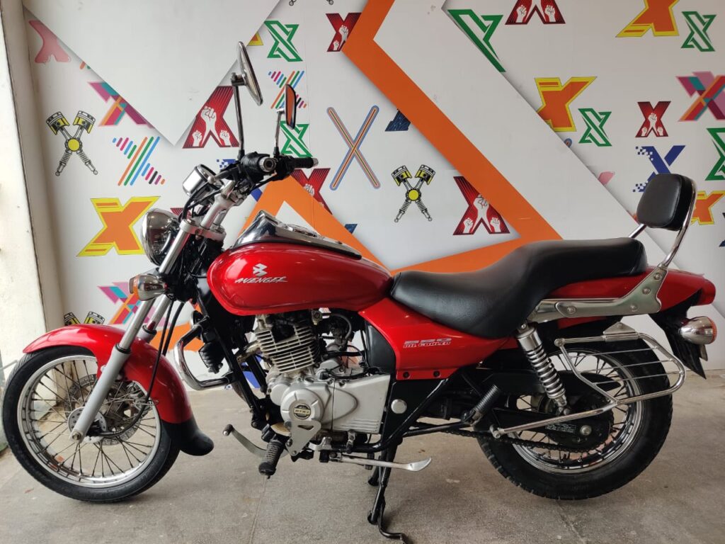 Bajaj Avenger 220 dts i