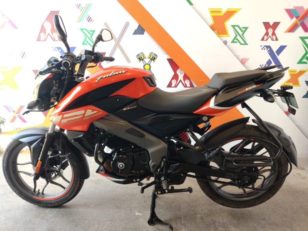 Bajaj pulsar Ns 125