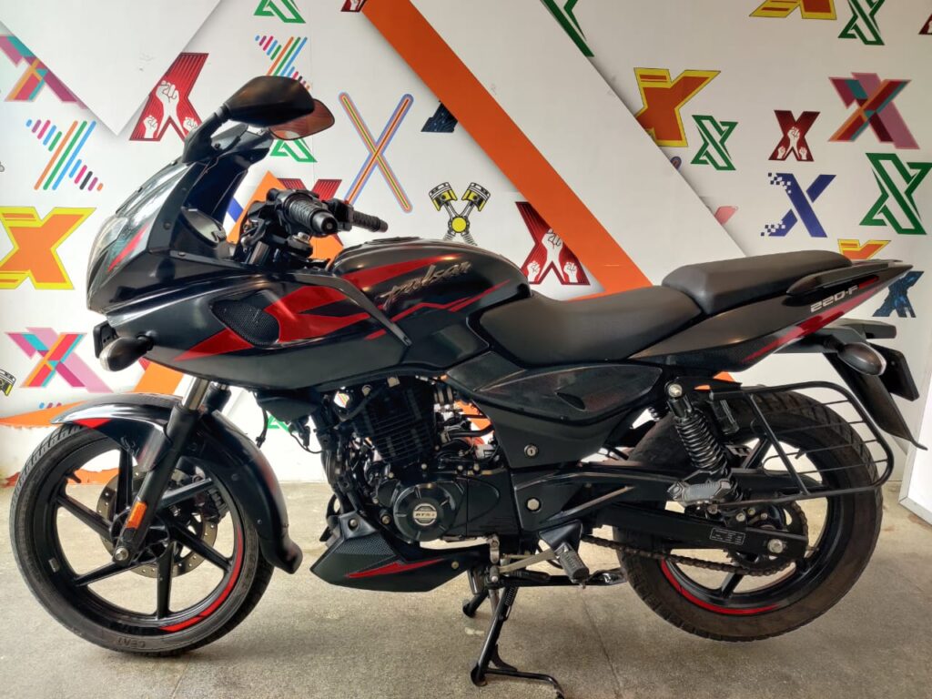 Bajaj Pulsar 220 F